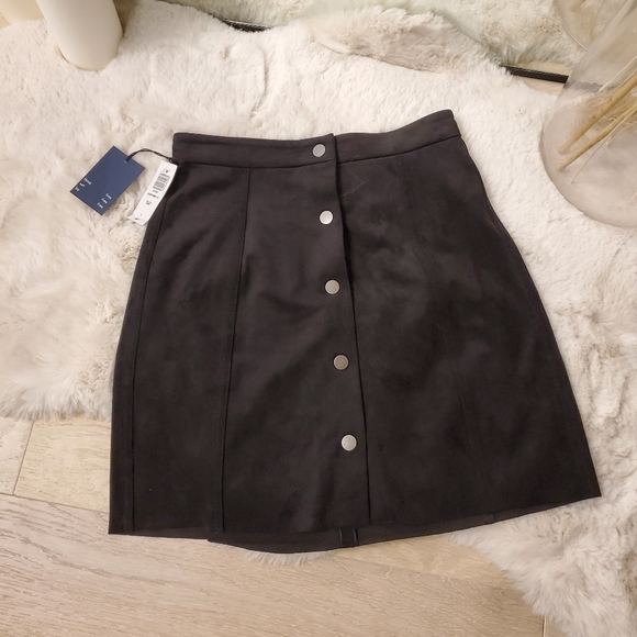 Aritzia Centinela Skirt, Black, Size 2 - Picture 1 of 4